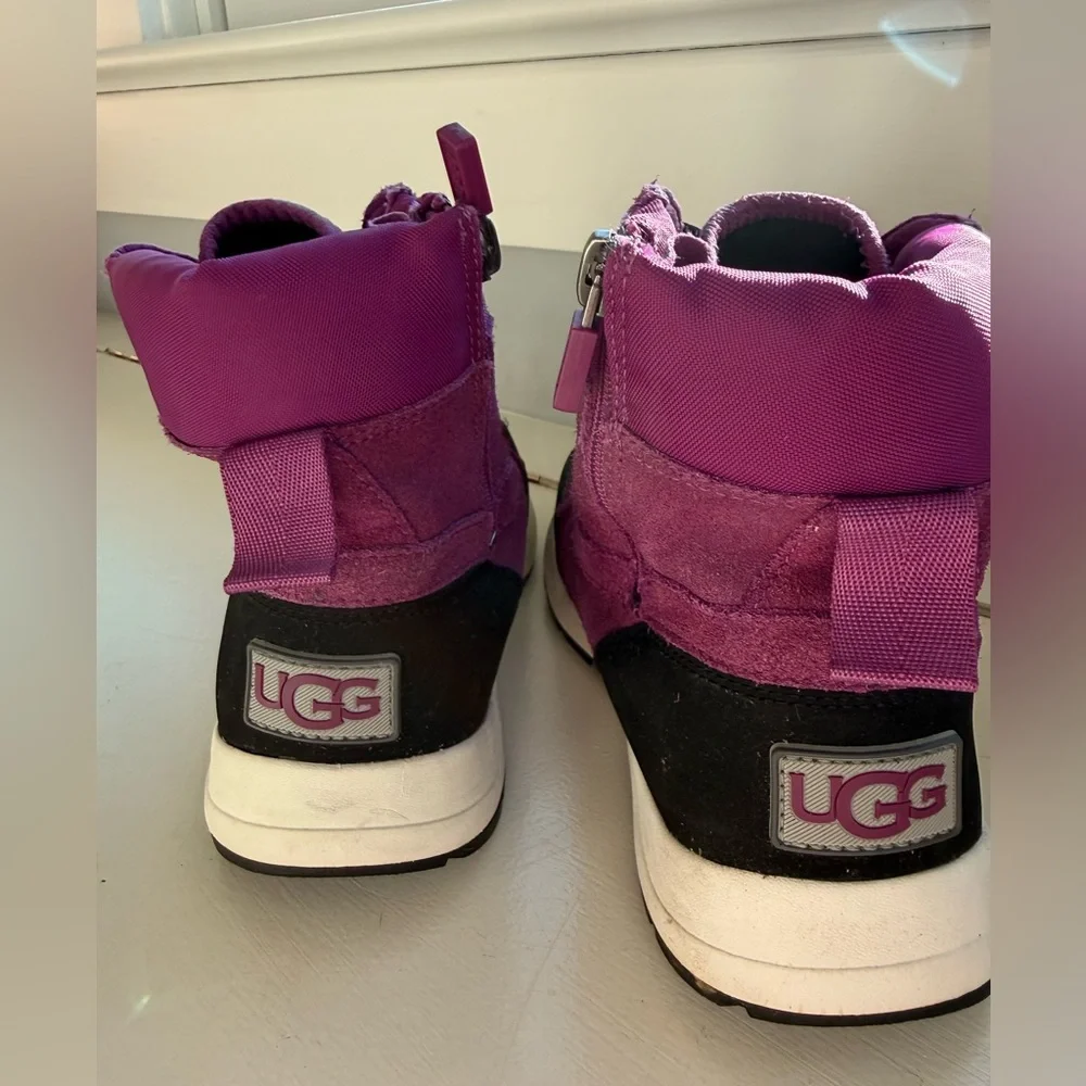 UGG Kids Purple and Black (Sweet Plum) Turlock Boots EUC!! Size 3 kids